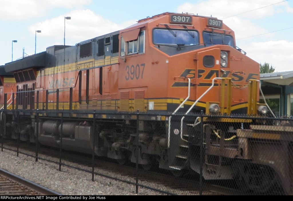 BNSF 3907